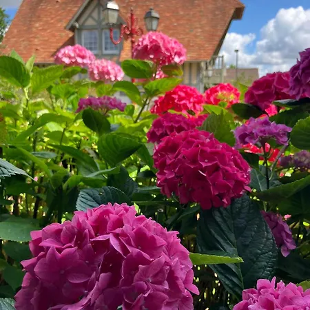 L'ecrin Normand Avec Jardin Comportant 2 Lits 2 Places Et 1 Lit 1 Place Cambremer